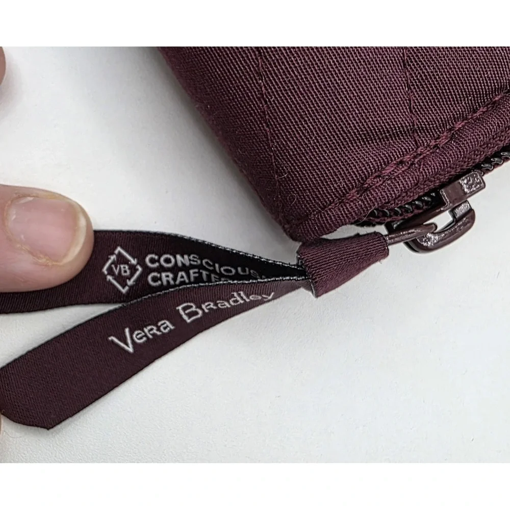 Vera Bradley - Quilted Turnlock Wallet - RFID Protection - Mulled Wine - NWT - Picture 5 of 9